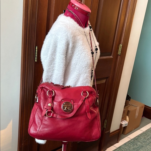 Elliott Lucca Large leather bag Satchel Shoulder bag holiday Red goldtone
EUC - Picture 3 of 17